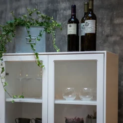 Volt display cabinet 130 cm white lacquer, Details in stainless steel